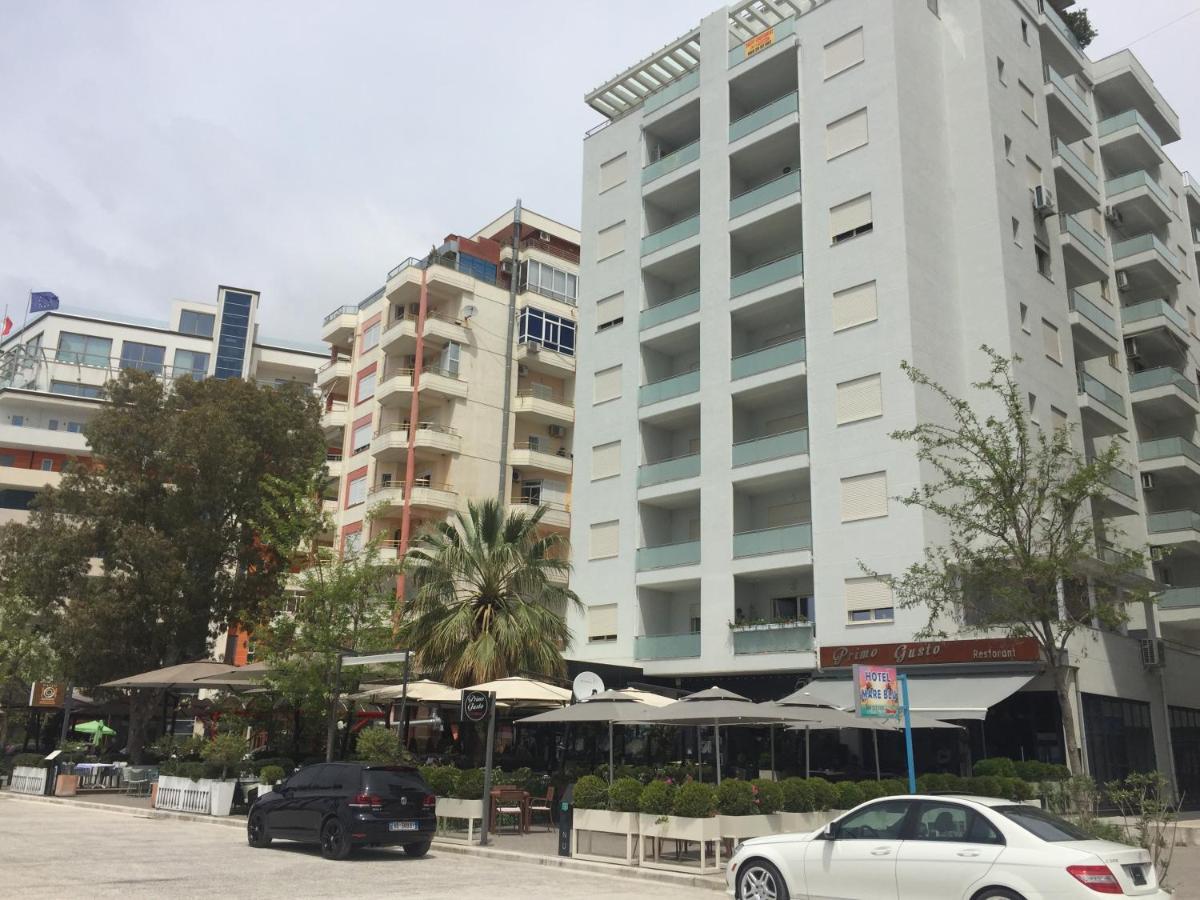 Sea View Apartment Onorato 1 Vlorë Exteriör bild