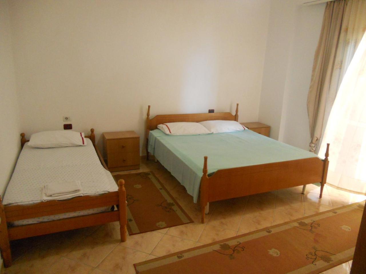 Sea View Apartment Onorato 1 Vlorë Exteriör bild